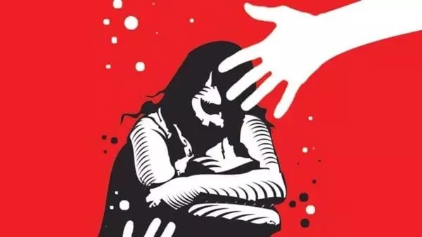 मां के साथ गेहूं पिसवाने गई दस साल की बच्ची से हुई हैवानियत, गंभीर हालत में किया भर्ती