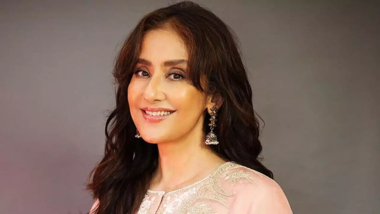 ये क्या कह रही हैं?...  जब करियर के मामले में Dimple Kapadia की सलाह से हैरान रह गई थी Manisha Koirala