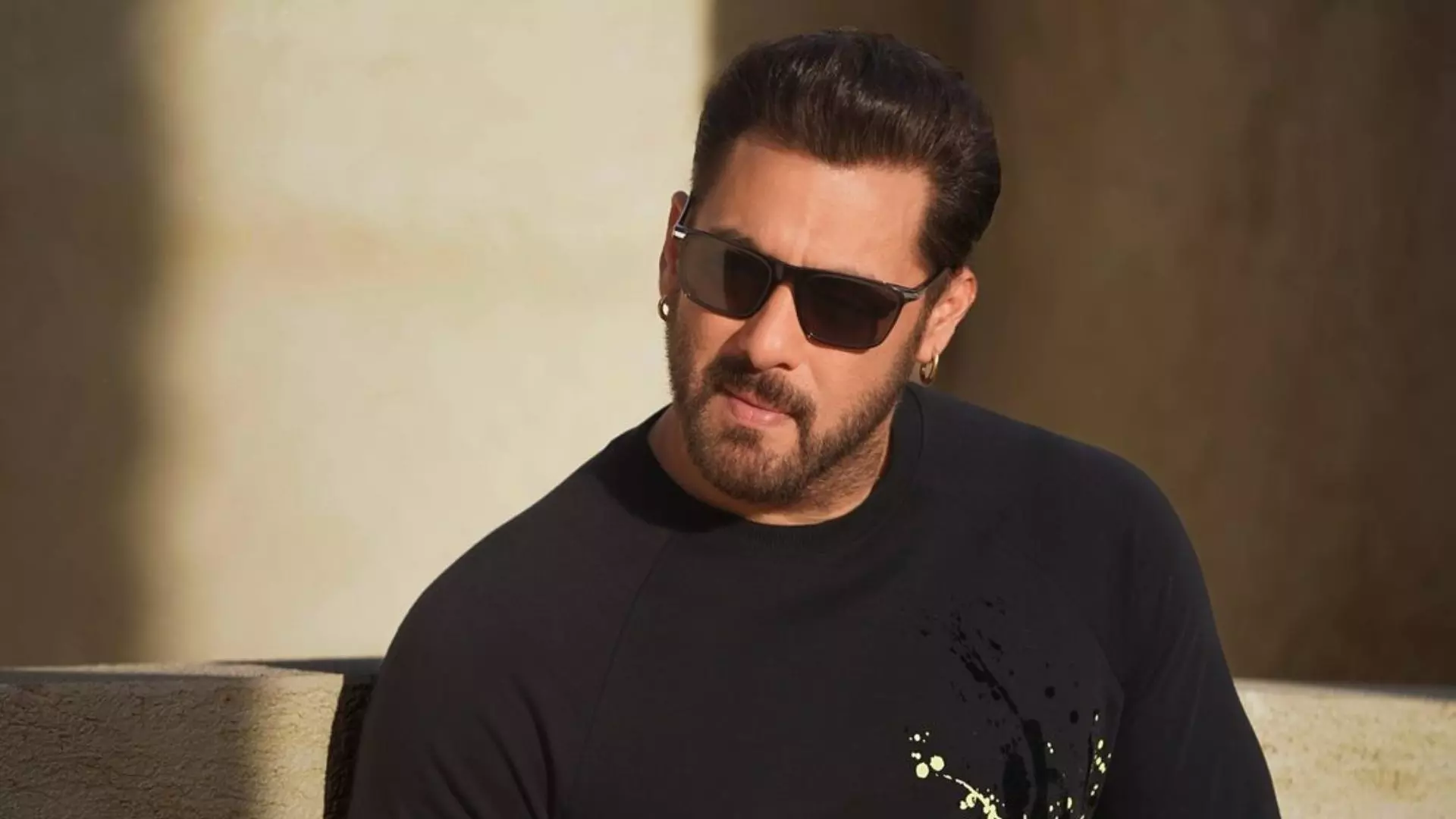 धमिकयों के बीच Salman Khan ने जारी रखी Sikandar की शूटिंग, सेट पर अलर्ट है हाई सिक्योरिटी धमिकयों के बीच Salman Khan ने जारी रखी Sikandar की शूटिंग, सेट पर अलर्ट है हाई सिक्योरिटी