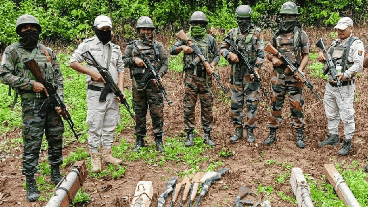 मणिपुर में 10 उग्रवादियों की मौत पर असम में हंगामा, मेडिकल कॉलेज के बाहर आदिवासी संगठन ने किया प्रोटेस्ट