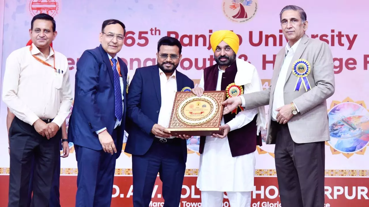 CM मान ने युवक मेले में युवाओं को सफलता की दिशा में प्रेरित किया, सुनाई क्रांतिकारी कविता