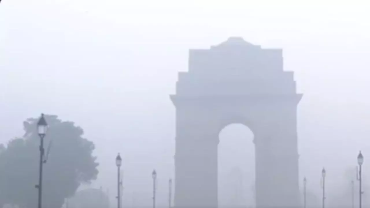 प्रदूषण से नहीं मिल रही राहत, स्‍कूल बंद करने के बाद अब दिल्‍ली में सरकारी ऑफिस की बदली टाइमिंग