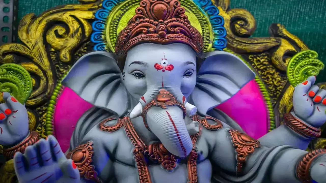 Ganadhipa Sankashti Chaturthi 2024: विवाह में हो रही देरी? गणाधिप संकष्टी चतुर्थी के दिन करें ये चमत्कारी उपाय, जल्द बंधेगा आपका शादी का बंधन!