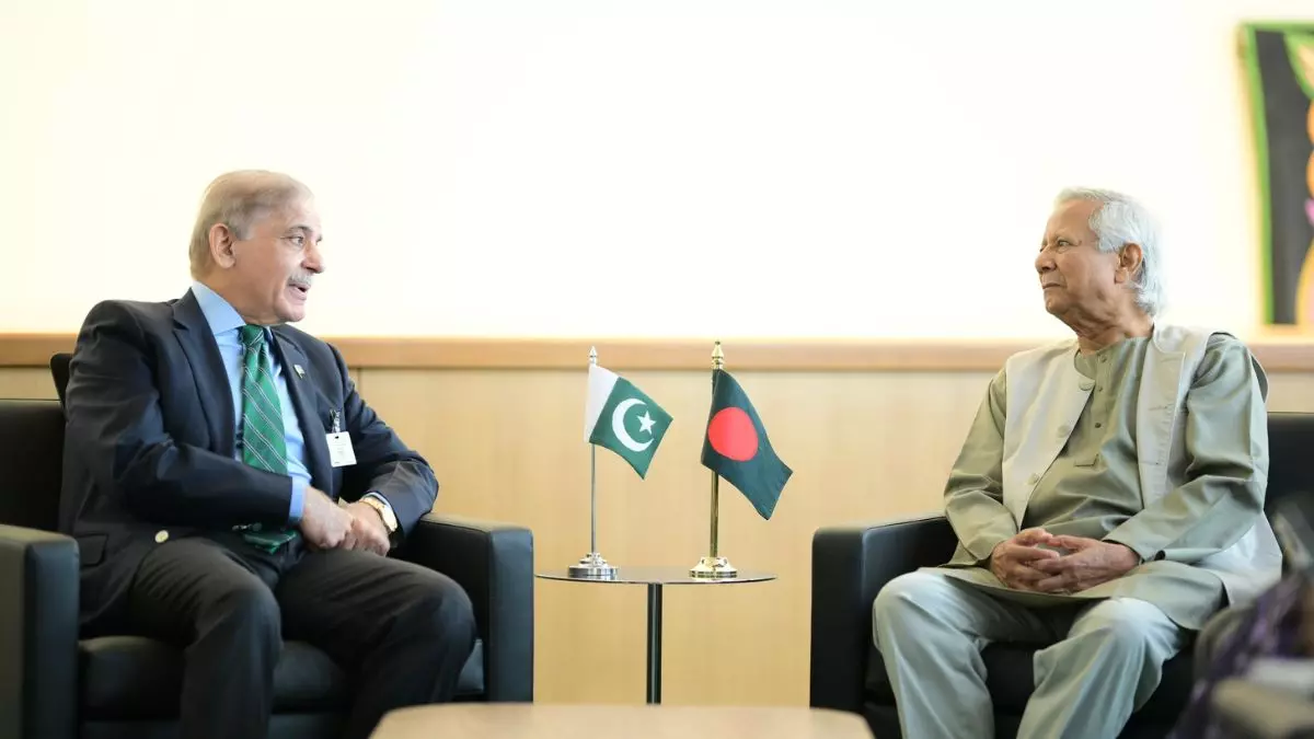 क्‍या गुल खिलाएगी Pak-बांग्‍लादेश की दोस्‍ती, पहली बार चटगांव पहुंचा पाकिस्‍तानी जहाज; भारत के लिए क्या हैं मायने?