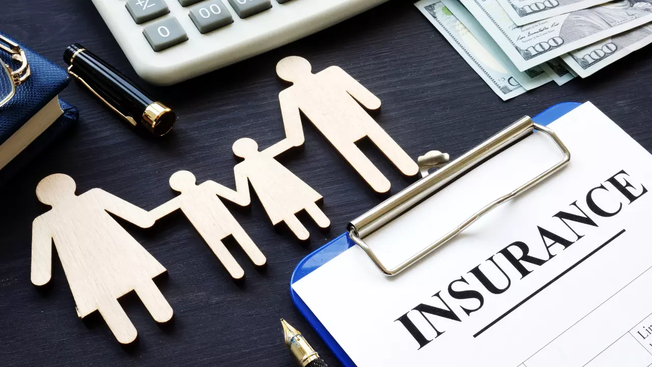 क्‍या होती है Insurance Policy Portability? पोर्ट कराने से पहले जान लें ये जरूरी बातें
