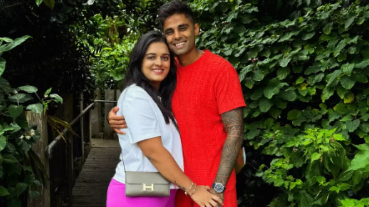 Suryakumar Yadav: पत्नी देविशा के बर्थडे पर SKY ने किया विश, रोमांटिक फोटो के साथ लिखी यह बात