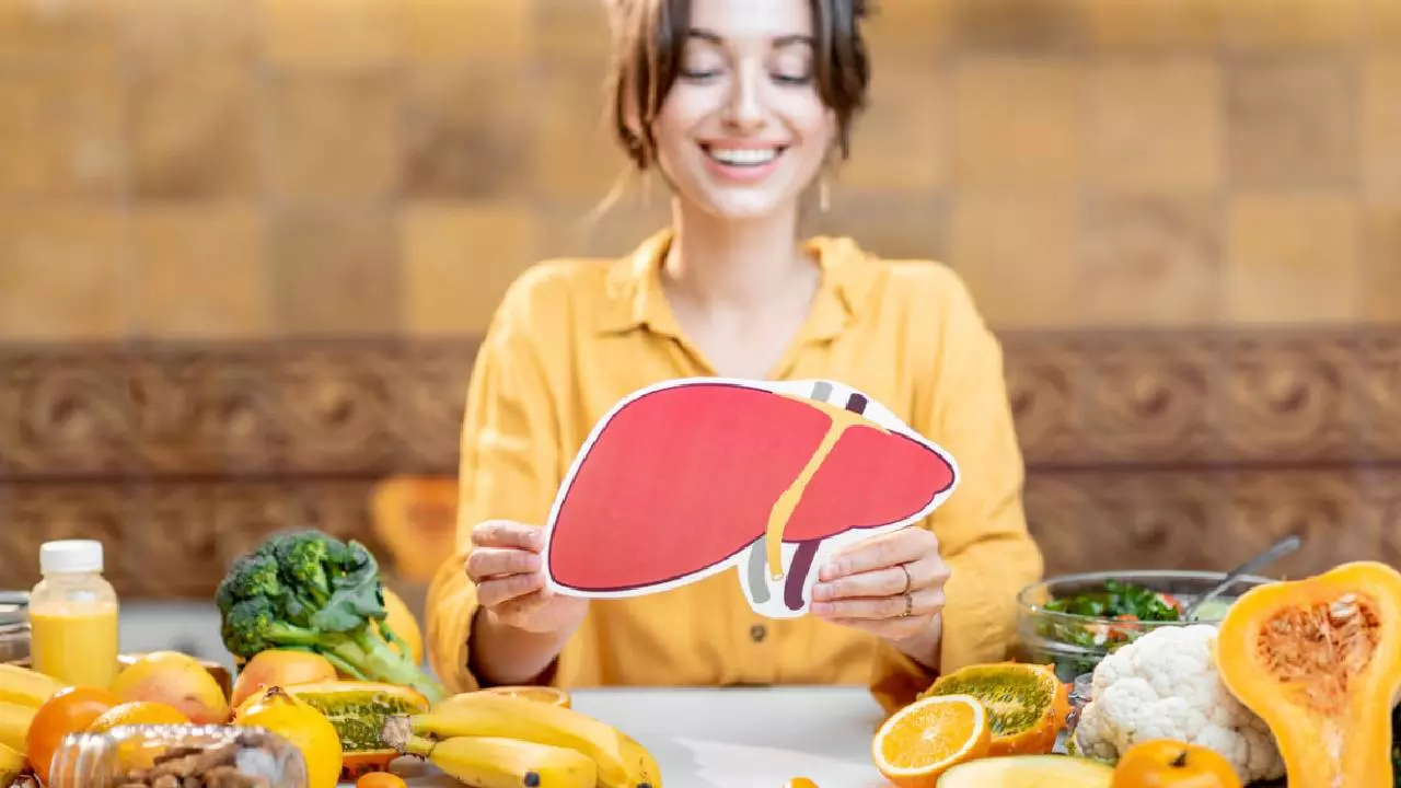 वो 6 इंडियन फूड्स जो लीवर को तेजी से ठीक करने में करते हैं मदद, यहां जानें