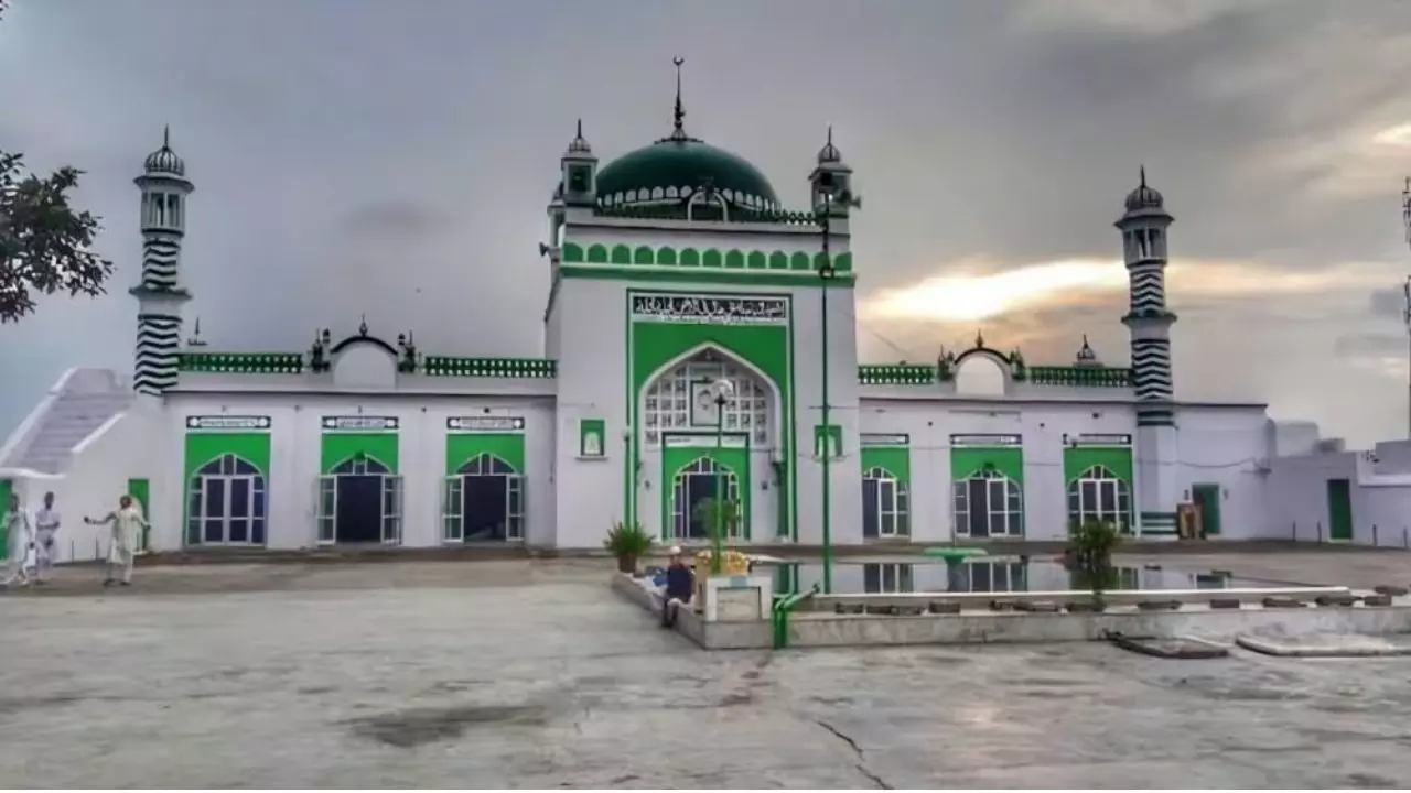 हरिहर मंदिर या बाबरी मस्जिद! कल्कि यहीं लेंगे अवतार? बाबर ने 1529 में मंदिर तोड़कर बनवाई थी मस्जिद