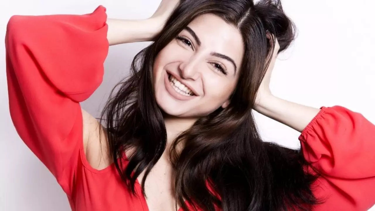 सर्दियों में बालों की ऐसे करें केयर, नेचुरल तरीके से आएगी शाइन सर्दियों में बालों की ऐसे करें केयर, नेचुरल तरीके से आएगी शाइन