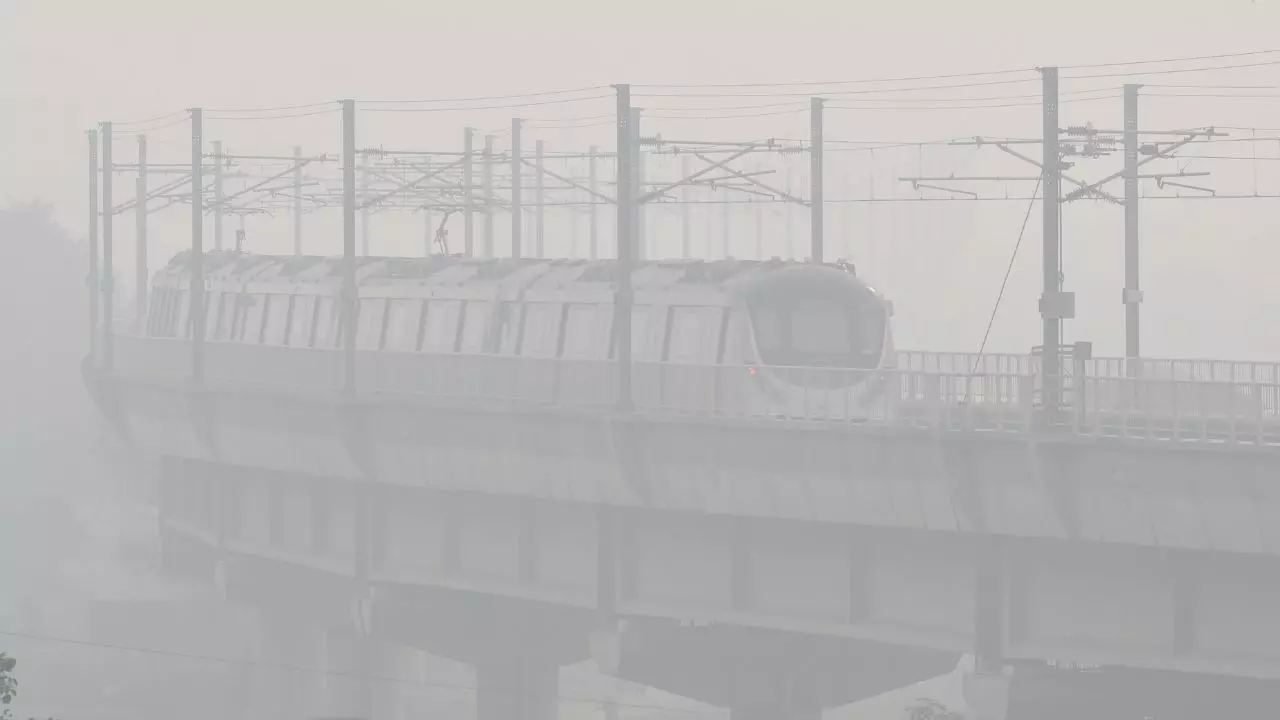 दिल्ली वालों की बढ़ती जा रही मुश्किलें, आज फिर गंभीर श्रेणी में पहुंचा AQI, ग्रैप नियमों में हुए ये बदलाव