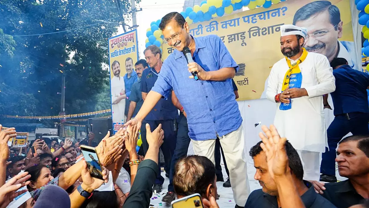 दिल्ली विधानसभा चुनाव: आम आदमी पार्टी ने जारी की पहली लिस्ट, कांग्रेस-बीजेपी से आए 6 नेताओं को टिकट