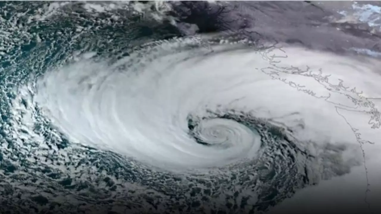 क्या होता है Bomb Cyclone, जिसके आने से अमेरिका में मची तबाही, कई शहरों की बिजली हुई गुल?