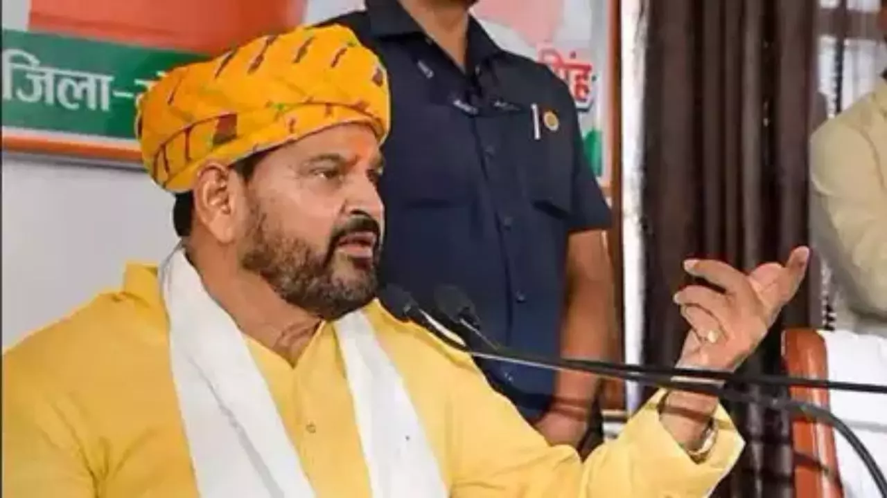 बृजभूषण शरण सिंह ने पहलवान को क्यों मारा था थप्पड़? पुराना वीडियो हो रहा वायरल