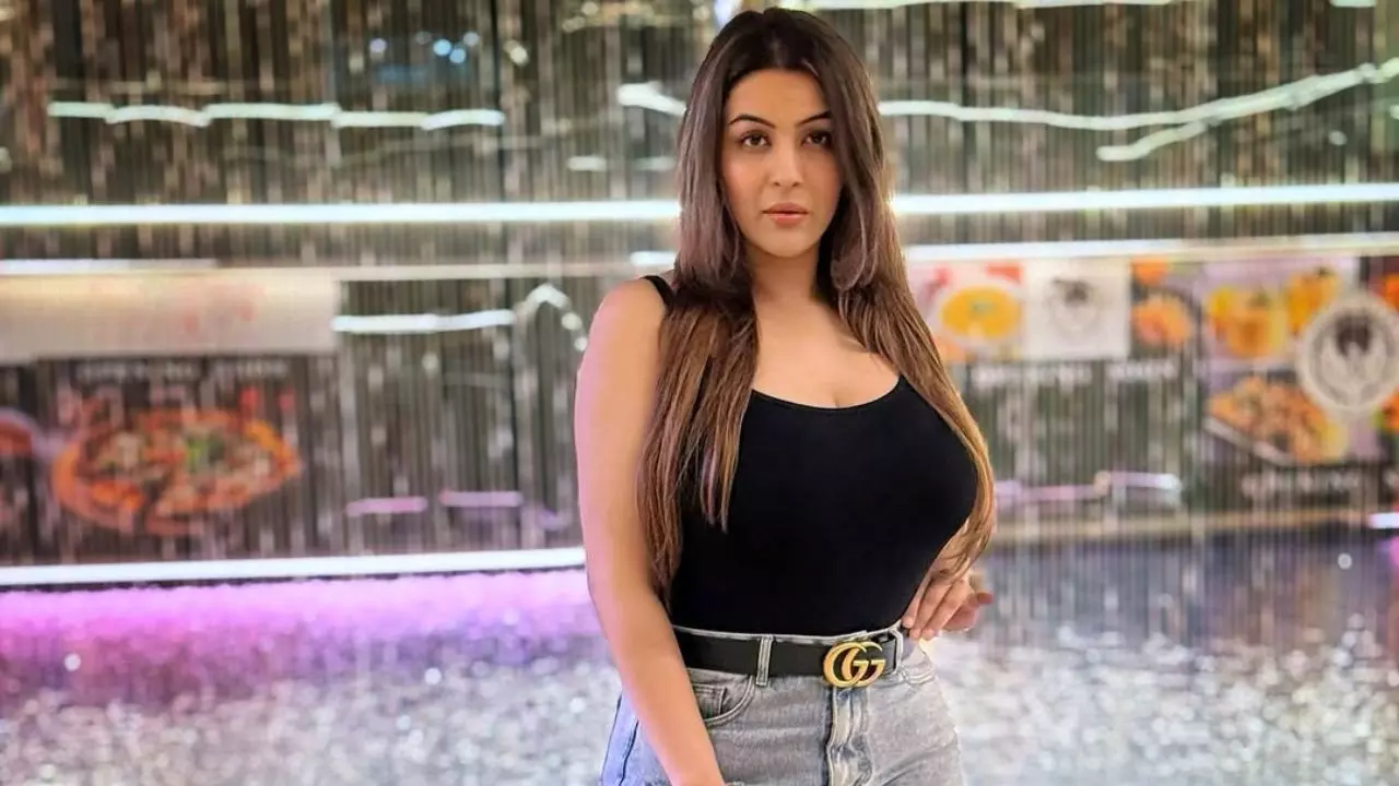 Bigg Boss 18: दिग्विजय ने की यामिनी मल्होत्रा की बॉडी शेमिंग, क्या अपनी दुश्मन कशिश को नॉमिनेशन से बचाएंगे?