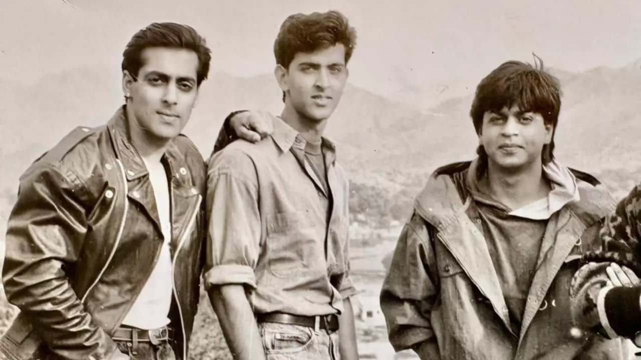 Karan Arjun के सेट Hrithik Roshan ने शेयर की अनदेखी तस्वीरें, फिल्म के असिस्टेंट डायरेक्टर थें एक्टर