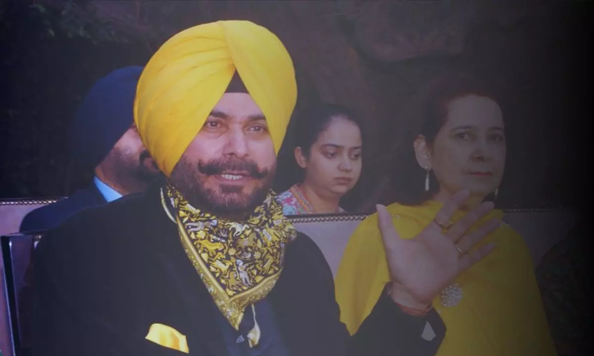 हल्दी और नींबू पानी ने खत्म किया कैंसर, नवजोत सिंह सिद्धू के दावे पर आखिर क्यों भड़के डॉक्टर?
