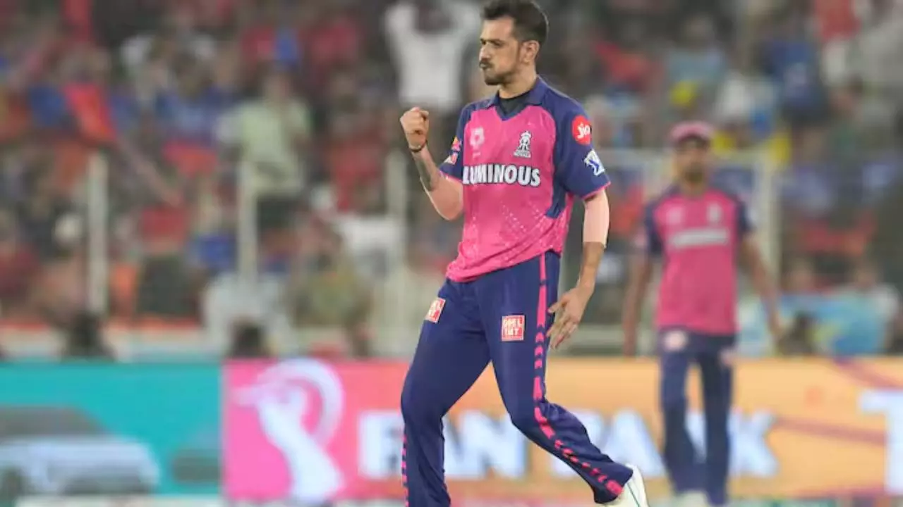 IPL Mega Auction: सबसे महंगे भारतीय स्पिनर बनें युजवेंद्र चहल, 18 करोड़ में पंजाब ने खरीदा