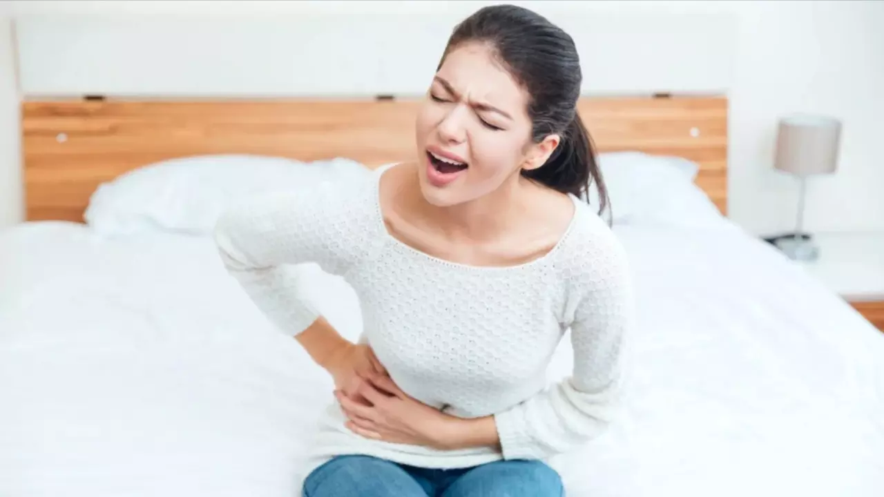 Gallstones Symptoms: पित्त की थैली में पथरी है या नहीं? बताएंगे ये 5 संकेत