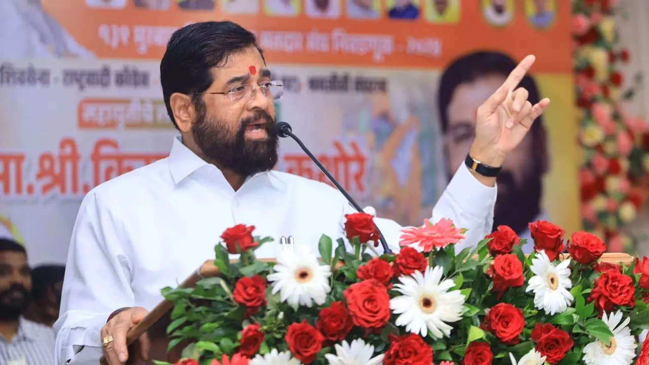 सीएम की रेस में पिछड़ तो नहीं गए एकनाथ शिंदे? सोशल मीडिया पोस्ट से लगने लगे कयास
