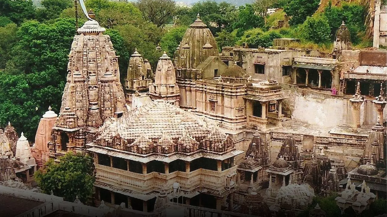 उदयपुर के एकलिंगजी मंदिर का क्‍या है इतिहास, कड़ी सुरक्षा में विश्‍वराज सिंह मेवाड़ को करना पड़ा दर्शन