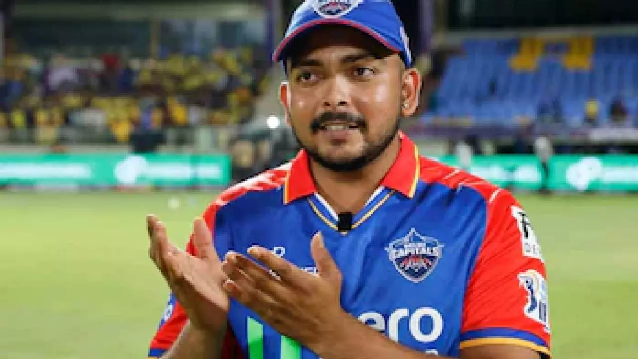 पहले IPL ऑक्शन में हुए फेल अब बीच मैदान में पृथ्वी शॉ के साथ हो गया खेल