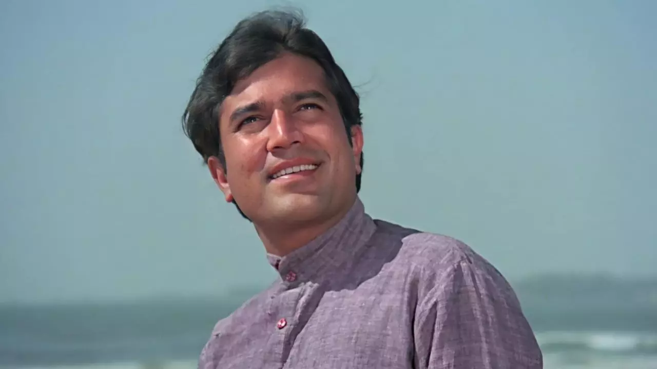 राजेश खन्ना की दीवानगी, हजारों की भीड़ में फंसे थे काका, इस एक्ट्रेस ने ऐसे बचाई थी जान