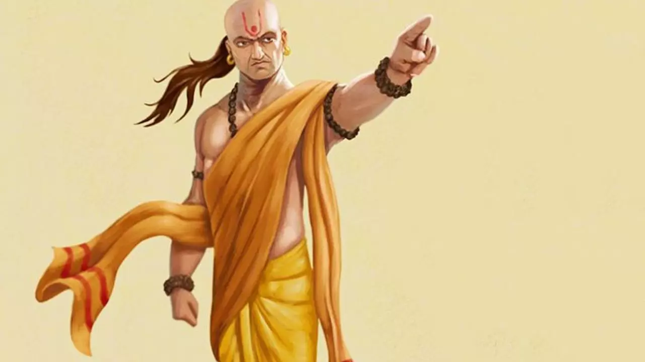 Chanakya Niti: ये 4 बातें बदल सकती हैं आपका जीवन, चाणक्य नीति का जरूर करें पालन