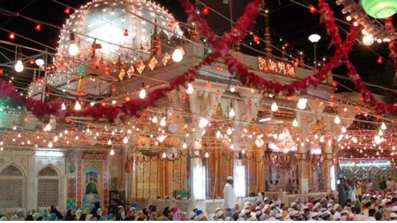 113 साल पुरानी किताब ने खोला दरगाह में शिव मंदिर का राज! पढ़ें Latest अपडेट