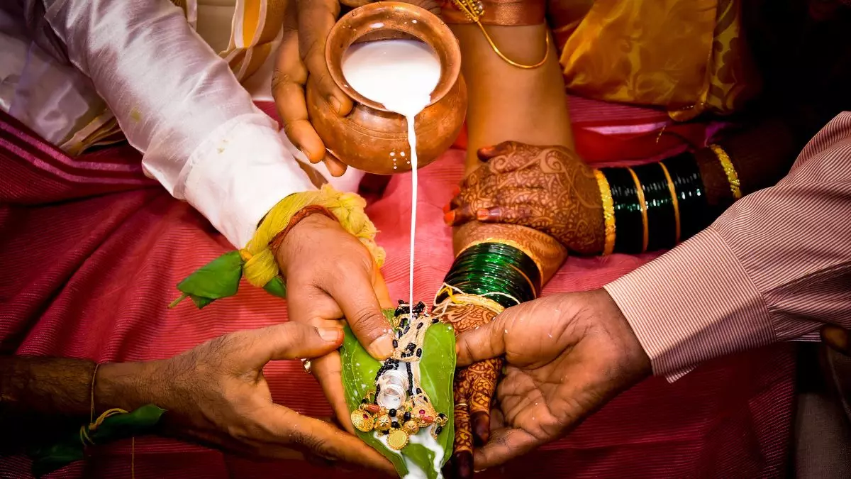 शादी के बाद बाथरूम में नहाने गई दुल्हन और हो गई मौत... गीजर फटने से हुआ हादसा