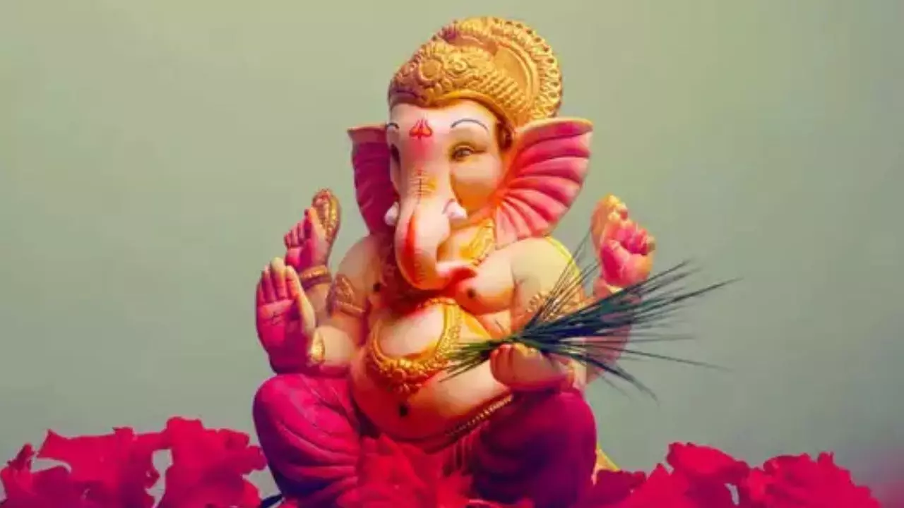 Vinayak Chaturthi 2024: विनायक चतुर्थी पर करें ये खास उपाय, दूर होंगी परेशानियां और मिलेगा धन-वैभव!