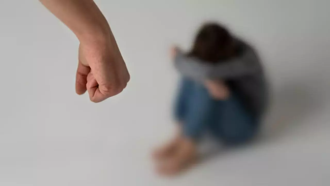 खून से लथपथ मिली लाश; दफनाने से पहले पुलिस ने परिजनों को रोका, फिर हुआ खौफनाक खुलासा