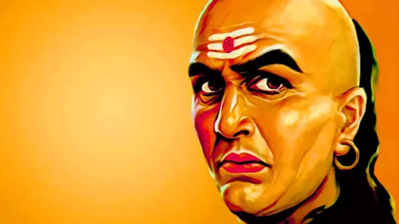 Chanakya Niti: मेहनत करने के बाद भी नहीं मिल रही सफलता? ये आदतें बनती हैं कामयाबी में बाधा