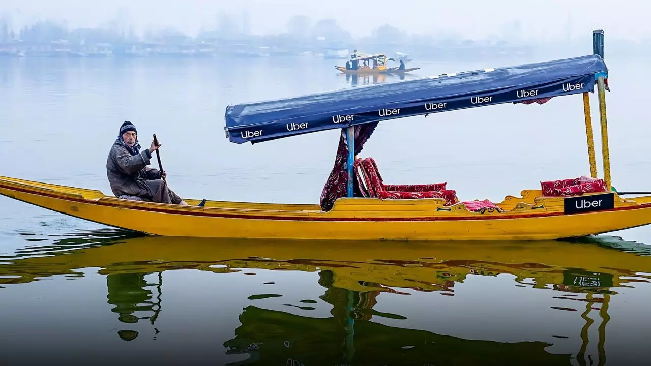 Shikara ride: डल झील और खूबसूरत वादियां! अब Uber app पर होगी शिकारा की बुकिंग
