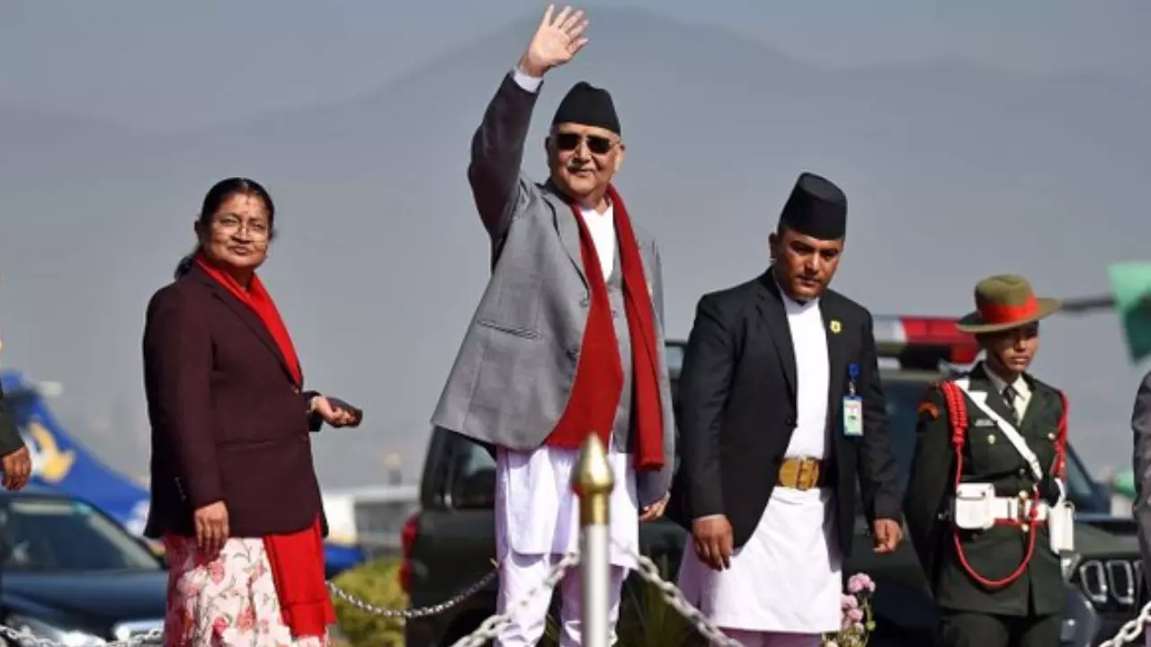 नेपाल और चीन की बढ़ रही दोस्ती! क्या BRI पर बनेगी बात? जानिए पीएम ओली की यात्रा का मकसद नेपाल और चीन की बढ़ रही दोस्ती! क्या BRI पर बनेगी बात? जानिए पीएम ओली की यात्रा का मकसद