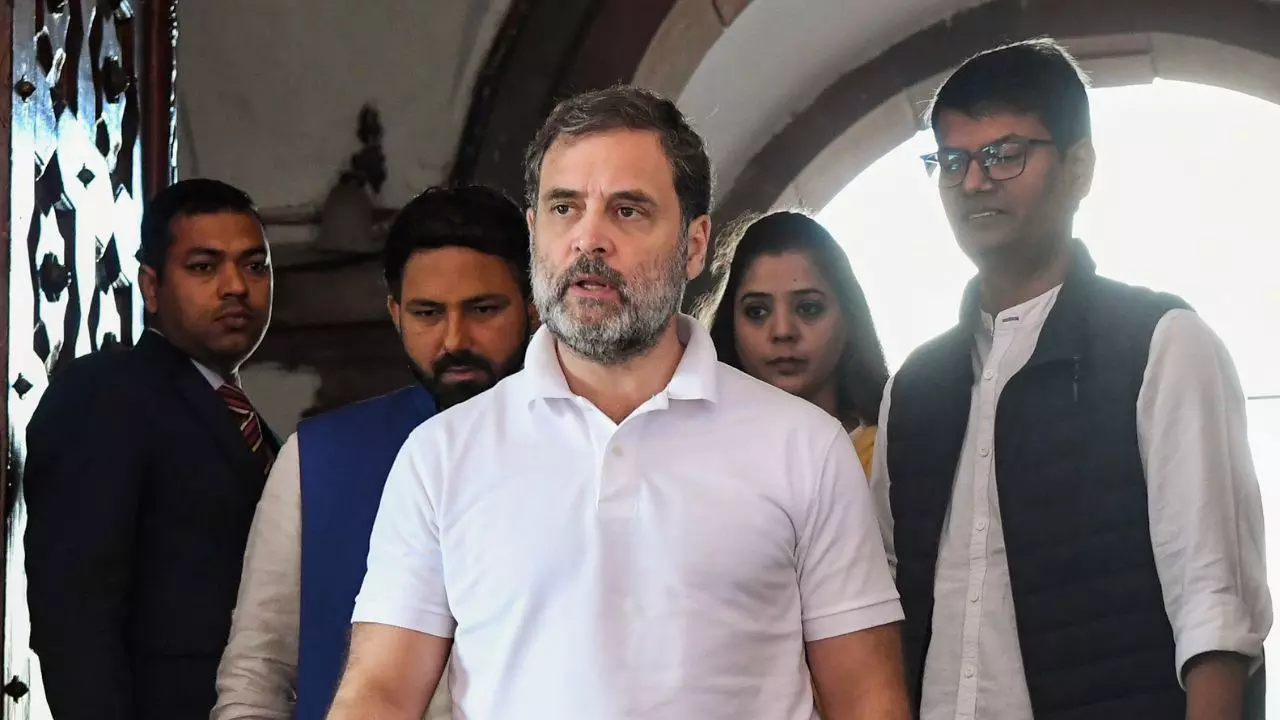 संभल का दौरा करेंगे राहुल गांधी, 10 दिसंबर तक कमिश्नर ने लगाई रोक; फिर कैसे होगी एंट्री?