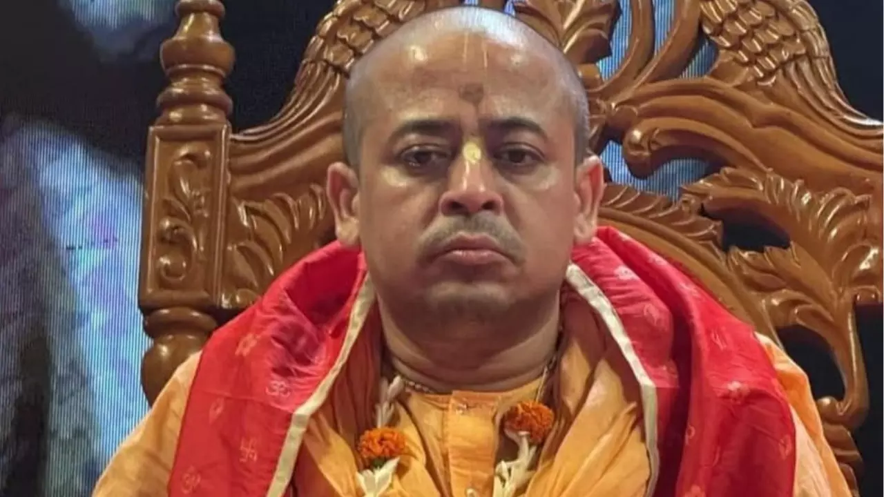 अगर चिन्मय दास की पैरवी की तो..., बांग्लादेश में 70 हिंदू वकीलों पर पर झूठी FIR दर्ज अगर चिन्मय दास की पैरवी की तो..., बांग्लादेश में 70 हिंदू वकीलों पर पर झूठी FIR दर्ज