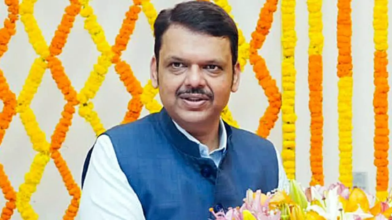 समंदर के लहरों की तरह लौटा फडणवीस को ताज, शपथ ग्रहण के लिए तैयार मुंबई का आजाद मैदान
