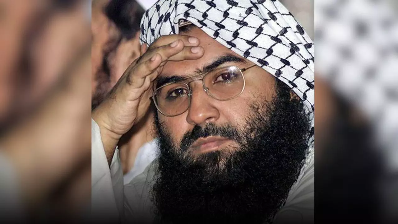 मोदी जैसा हमें चुनौती देता है...फिर बिल से निकला आतंकी मसूद अजहर, भारत के खिलाफ उगला जहर मोदी जैसा हमें चुनौती देता है...फिर बिल से निकला आतंकी मसूद अजहर, भारत के खिलाफ उगला जहर