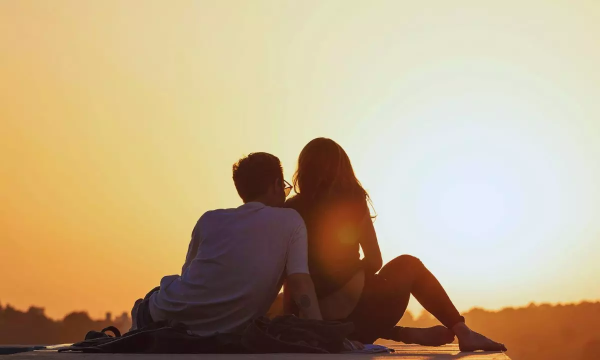 लुका- छिपी के खेल में प्रेमिका ने खेला खौफनाक खेल; प्रेमी को किया सूटकेस में बंद, तड़पने का बनाती रही वीडियो