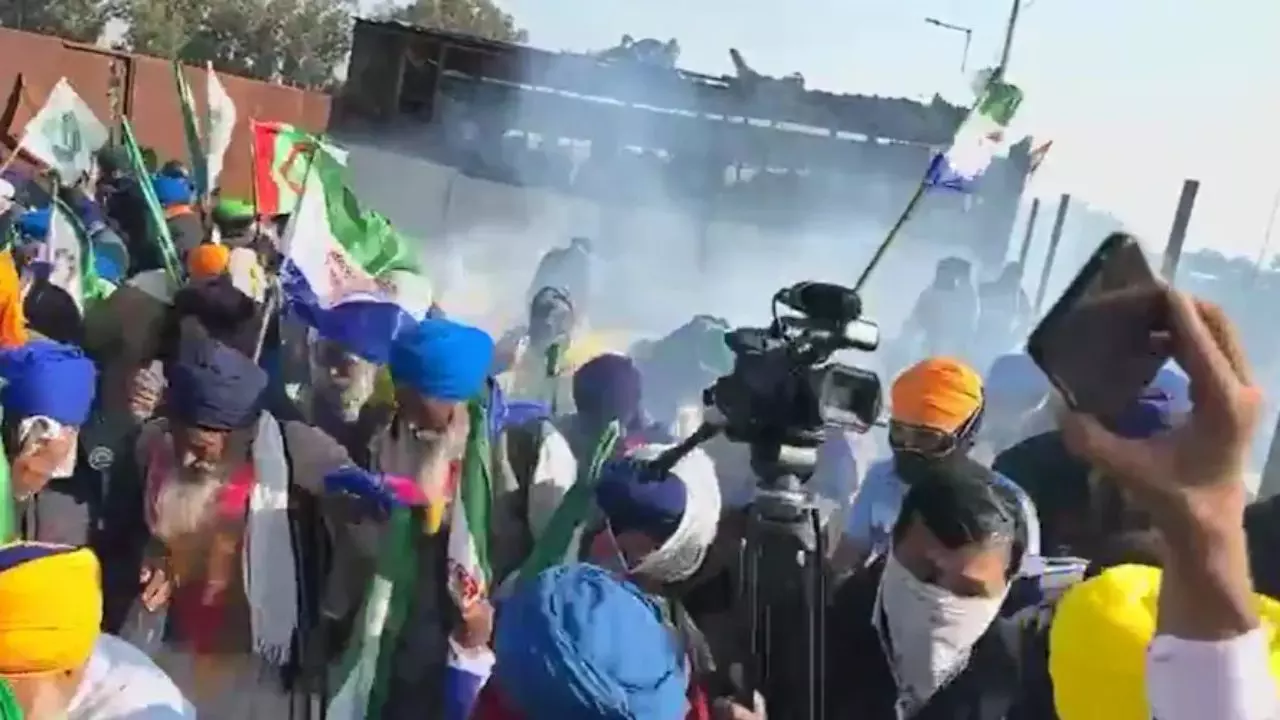 शंभू बॉर्डर पर दिखा युद्ध जैसा नजारा, 101 जत्था 8 दिसंबर को दिल्ली करेगा कूच