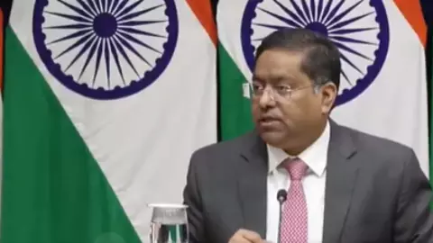 ट्रंप की धमकी के बीच मिडिल ईस्ट पर भारत ने जताई चिंता, MEA ने क्यों कहा- तनाव घटाइए? जानिए पांच बड़े मैसेज ट्रंप की धमकी के बीच मिडिल ईस्ट पर भारत ने जताई चिंता, MEA ने क्यों कहा- तनाव घटाइए? जानिए पांच बड़े मैसेज