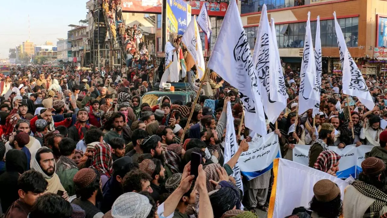 सीरिया में असद सरकार के तख्‍तापलट से भारत को क्‍यों हो रही चिंता?