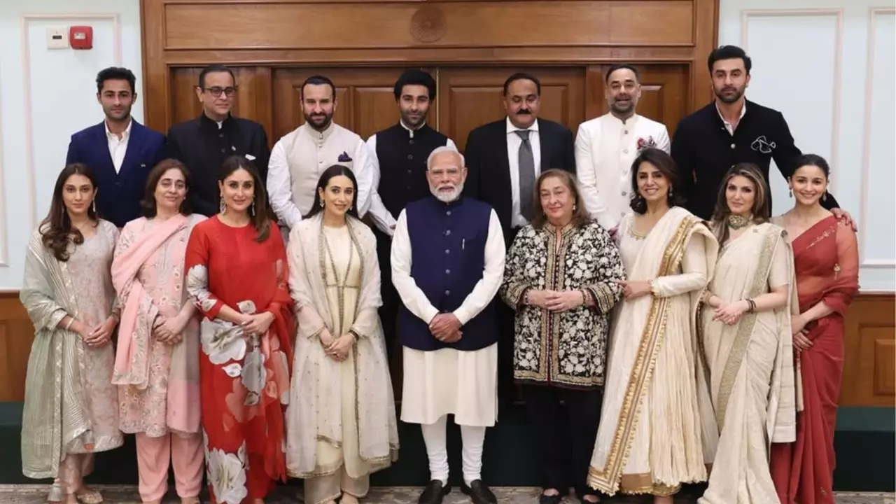 द शो मैन Raj Kapoor की सेलिब्रेट होगी 100वीं बर्थ एनिवर्सरी, पीएम मोदी को इनवाइट करने पहुंचा कपूर परिवार