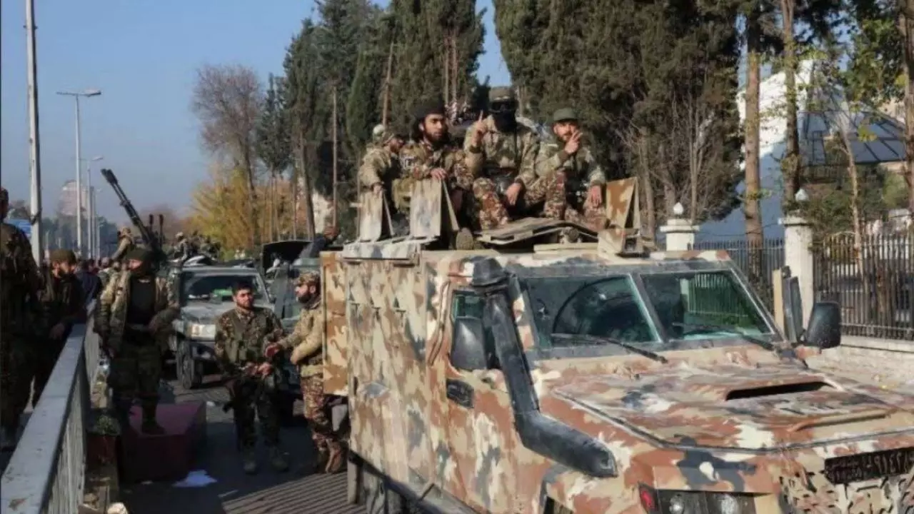 क्या सीरिया पर फिर कहर बरपाएगा ISIS? असद सरकार के तख्‍तापलट के बाद फिर जताई जा रही आशंका
