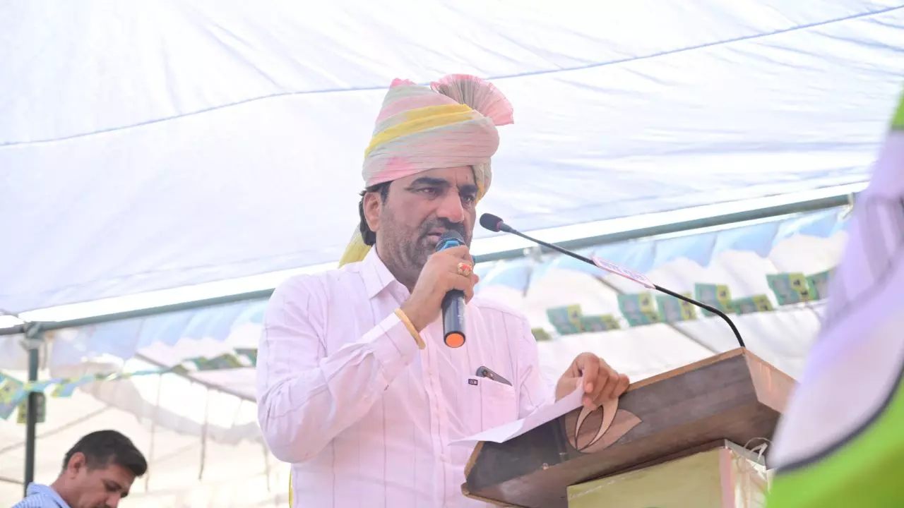 सबको मालूम लेकिन BJP अब तक सो रही है, दलितों की पिटाई का Video वायरल