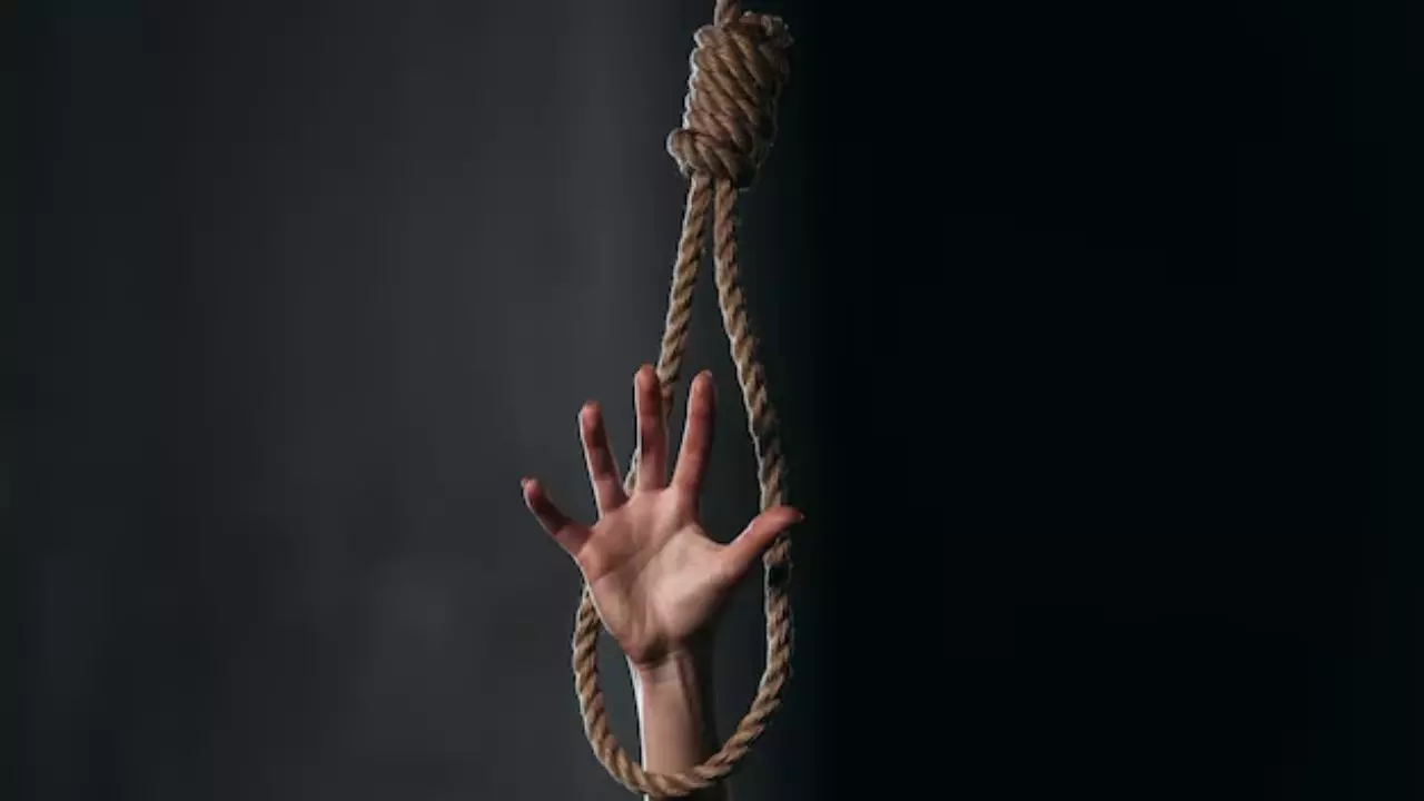 बैठे रहते हो और खाते रहते हो, गर्लफ्रेंड के तानों से तंग आकर बेरोजगार इंजीनियर ने की आत्महत्या