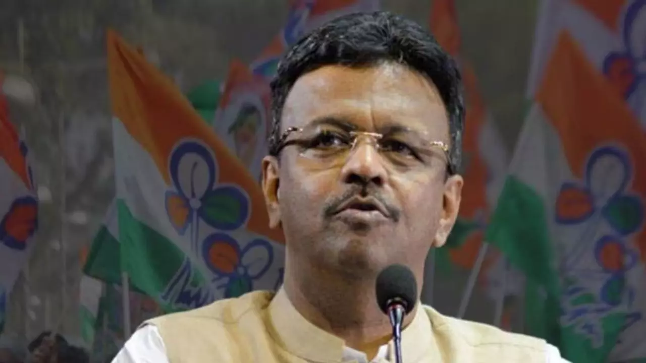 अल्लाह ने चाहा तो मुसलमान होंगे बहुमत में, ममता के मंत्री फिरहाद हकीम के बयान पर बवाल, क्या बोली BJP? अल्लाह ने चाहा तो मुसलमान होंगे बहुमत में, ममता के मंत्री फिरहाद हकीम के बयान पर बवाल, क्या बोली BJP?