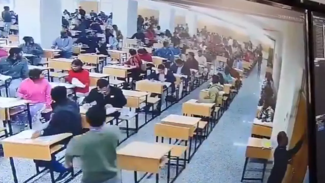 बिहार में पेपर लीक और प्रश्न पत्र लूटने का CCTV वीडियो आया सामने, Exam सेंटर में हुआ भारी बवाल