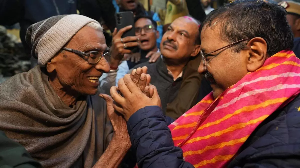 दिल्ली में बुजुर्गों को केजरीवाल की संजीवनी, सभी अस्‍पतालों में फ्री में इलाज; पढ़ें योजना में क्या- क्या