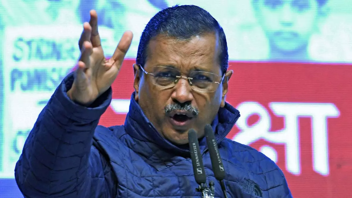 मुफ्त रेवड़ियां, कैश और लोकलुभावन योजनाएं... दिल्ली फतह के लिए केजरीवाल की ये है रणनीति